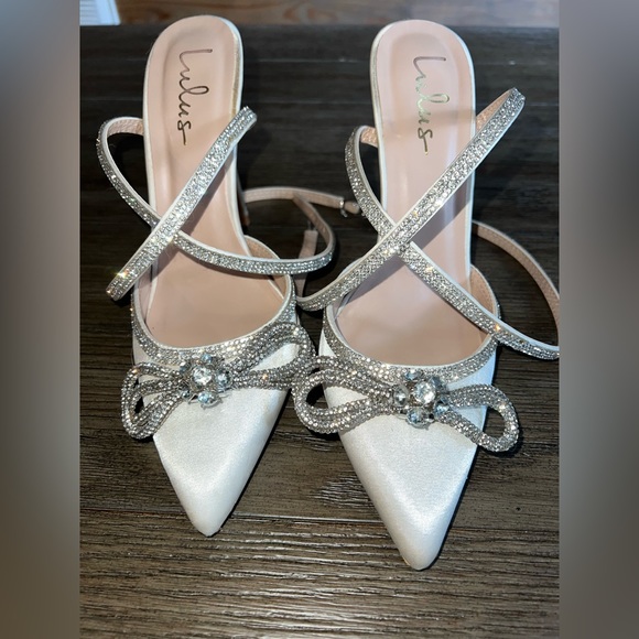 Lulu’s Lullie Ivory Satin Rhinestone Ankle Strap Pointed-Toe Pumps Size 8 - Picture 4 of 6